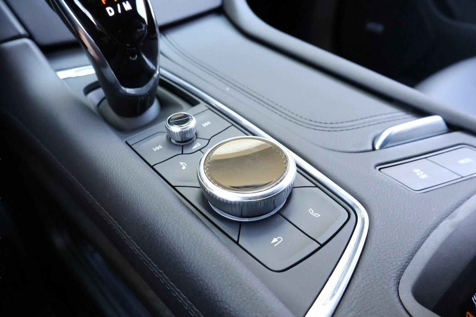 Certified 2025 Cadillac XT6 Premium Luxury image 25