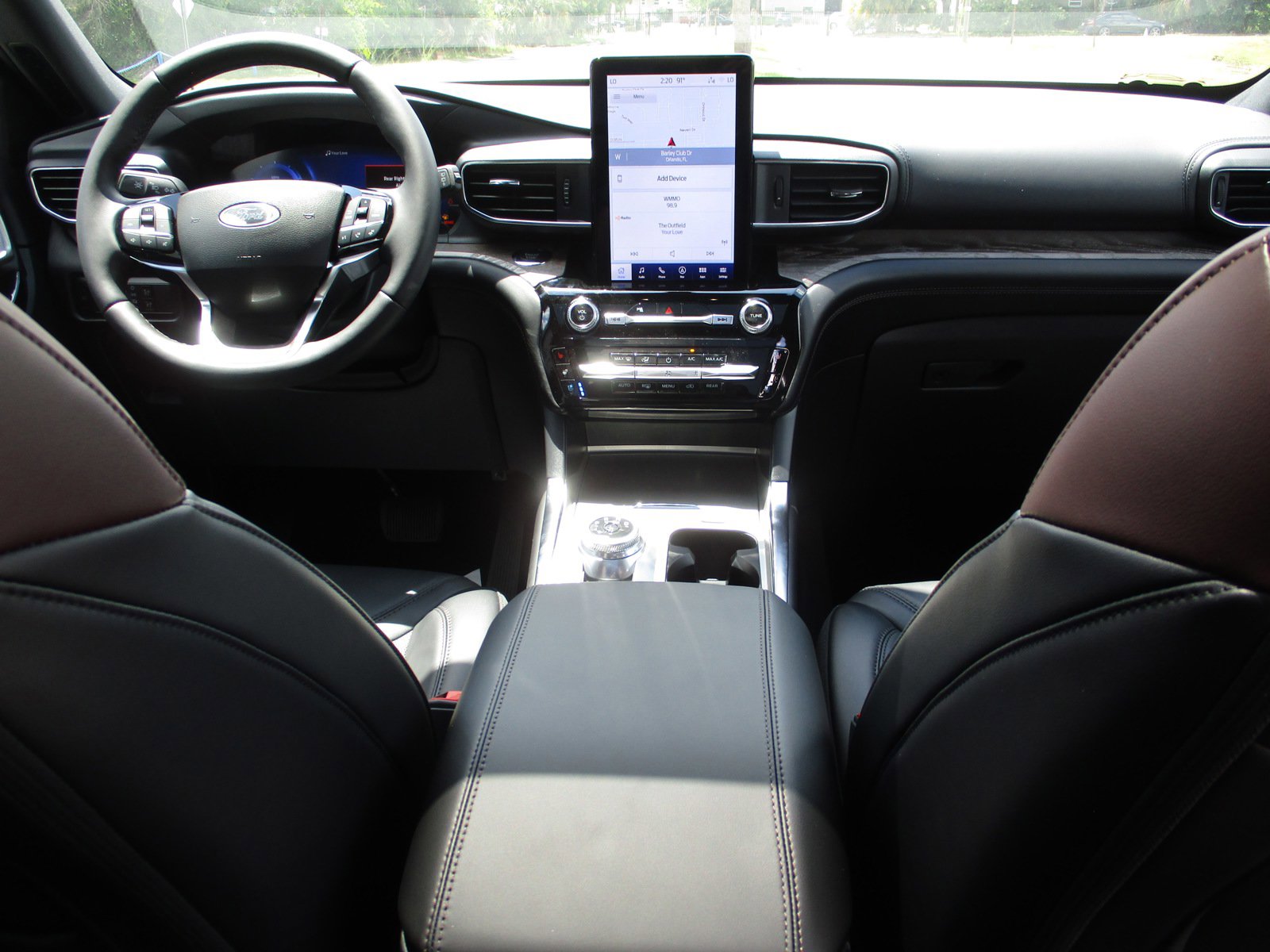 New 2024 Ford Explorer Platinum w/ Technology Package AWD/4WD image 27