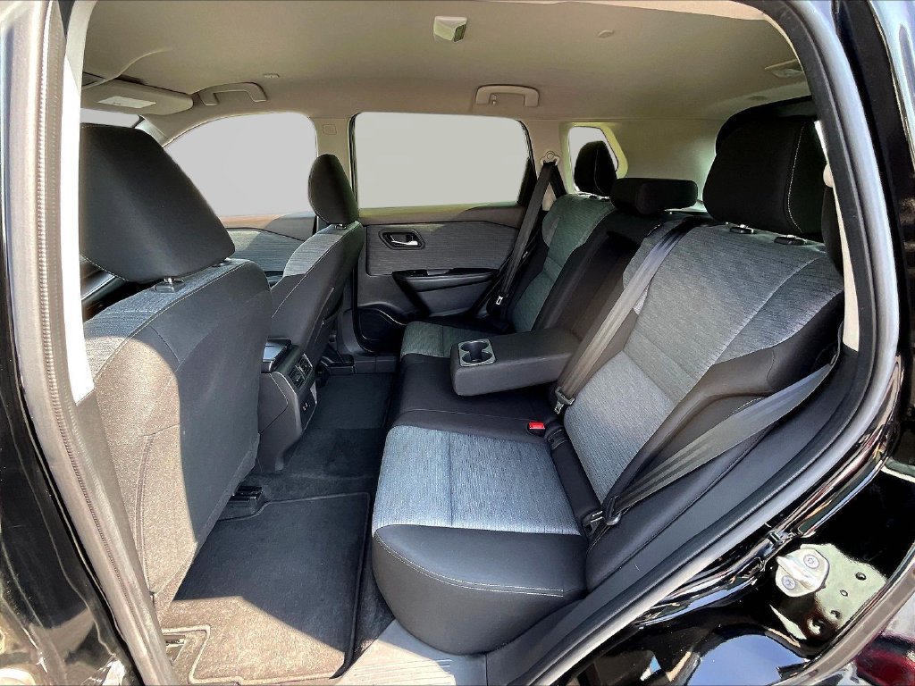 Used 2023 Nissan Rogue SV AWD/4WD image 25