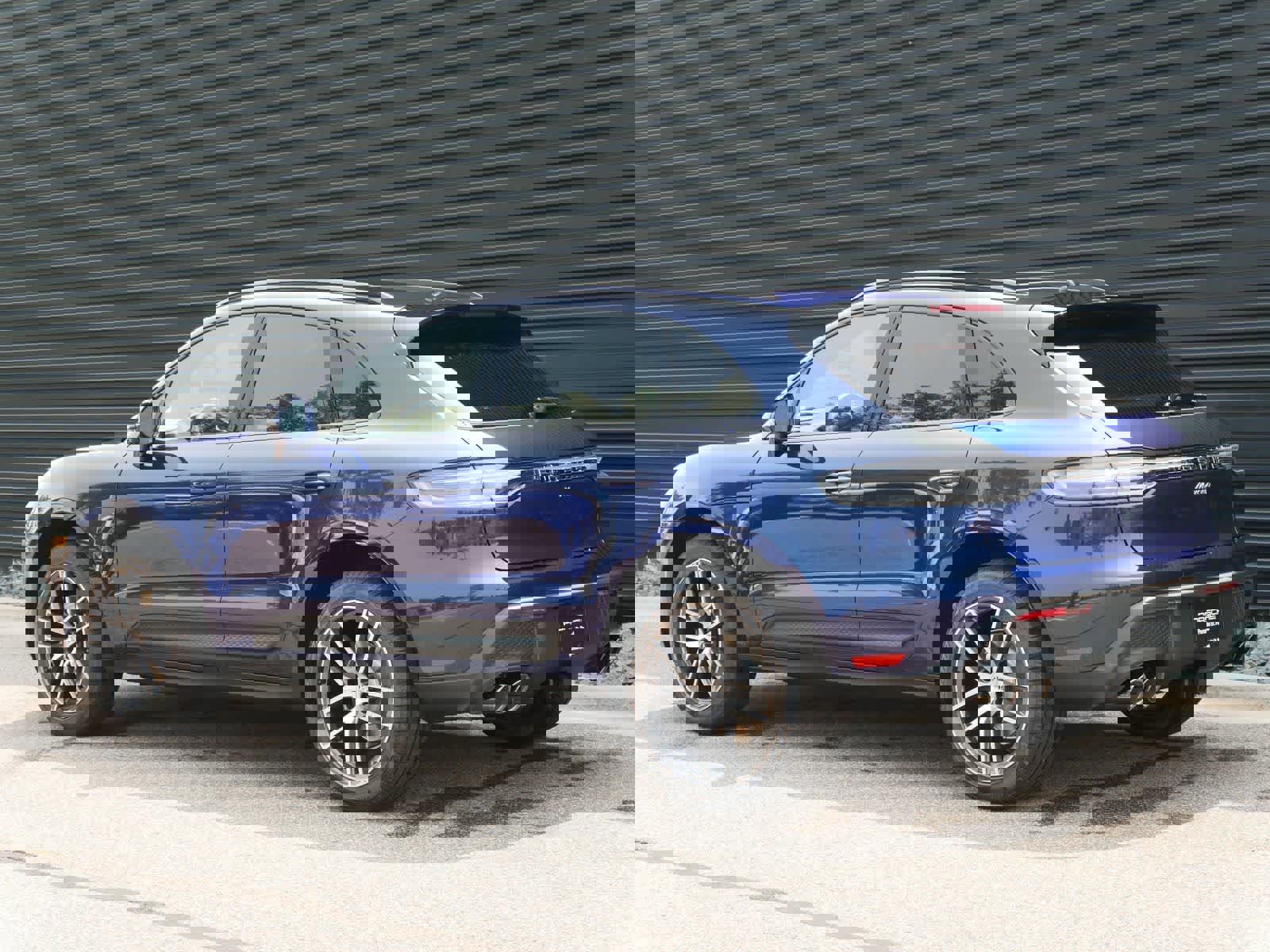 New 2025 Porsche Macan image 3