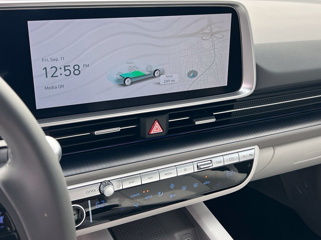 New 2025 Hyundai Ioniq 6 SEL AWD/4WD image 17