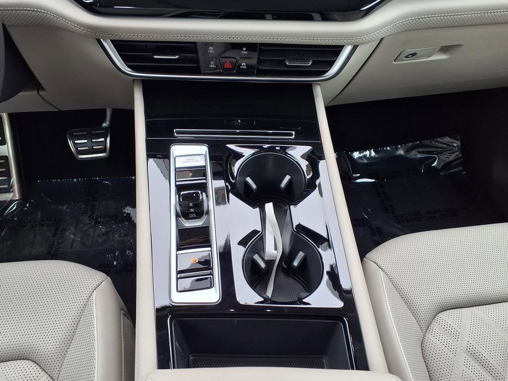 Used 2025 Volkswagen Atlas SEL Premium R-Line image 28