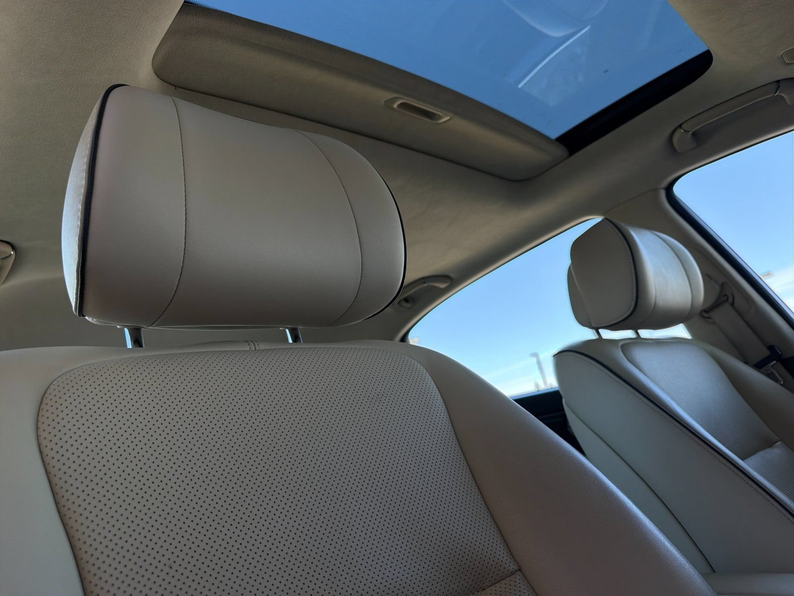 Used 2016 Hyundai Equus Signature RWD image 16