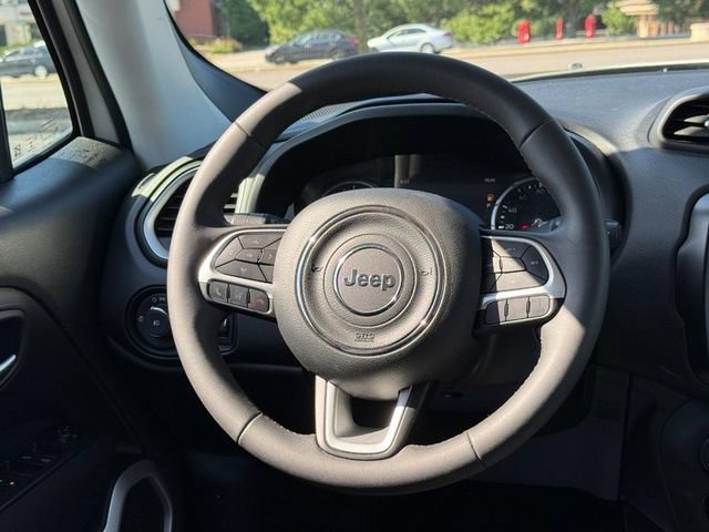 Used 2021 Jeep Renegade Latitude AWD/4WD image 13