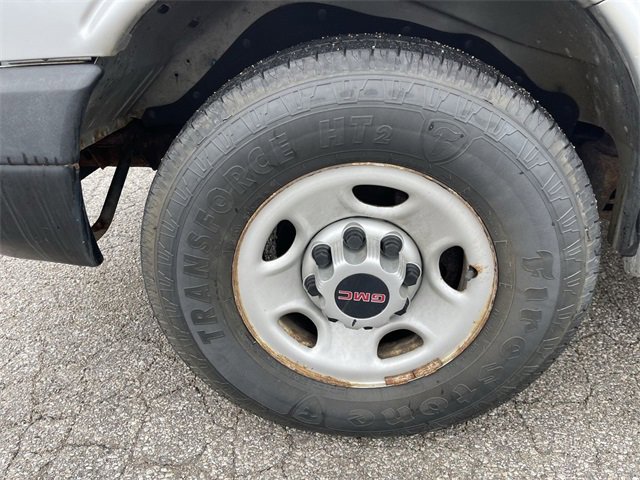 Used 2016 GMC Savana 2500 image 2