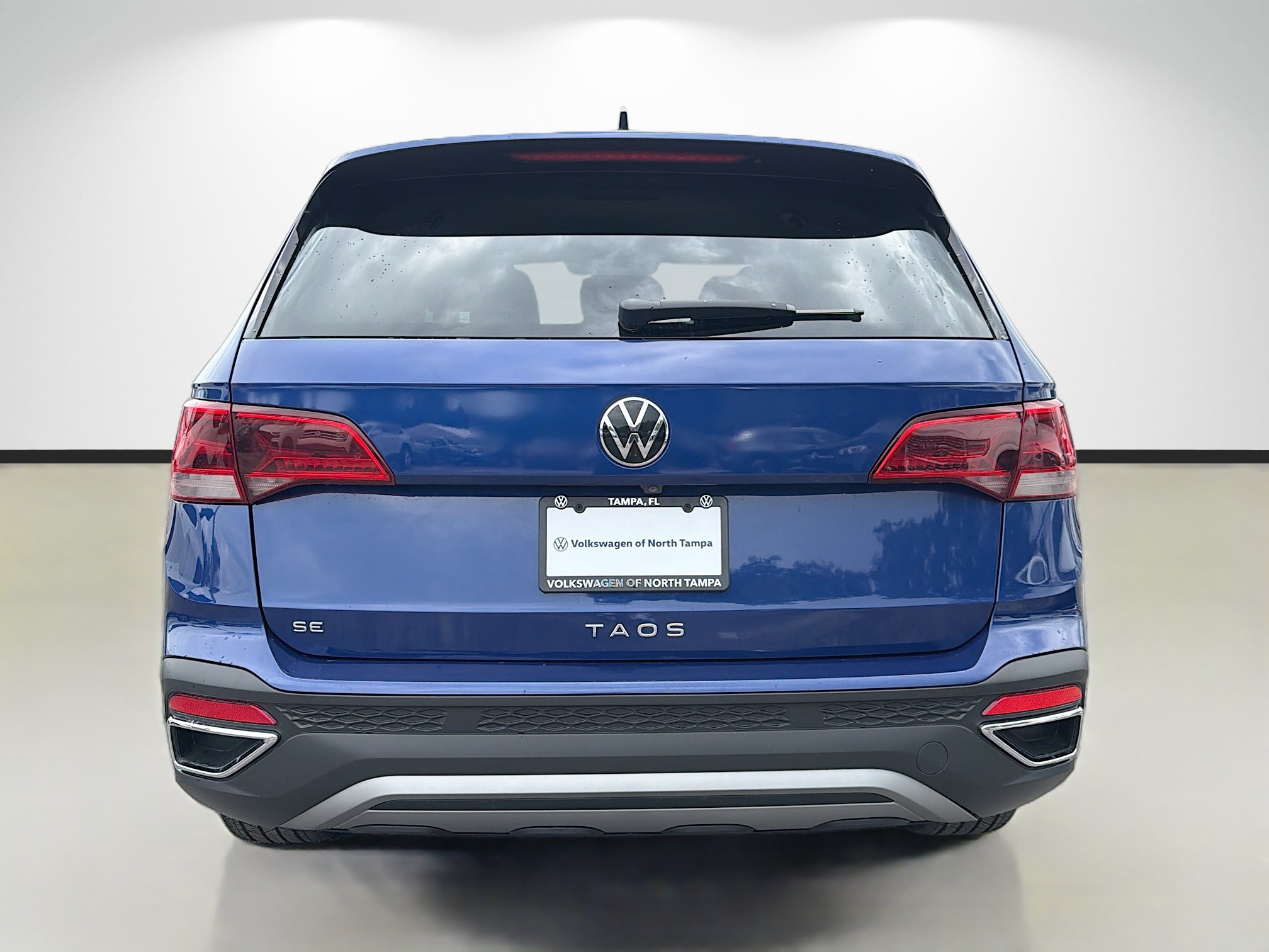 Used 2022 Volkswagen Taos SE FWD image 4