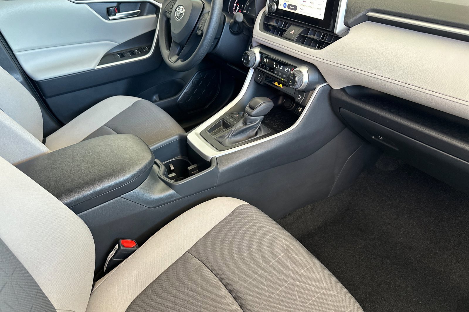 New 2025 Toyota RAV4 XLE image 18