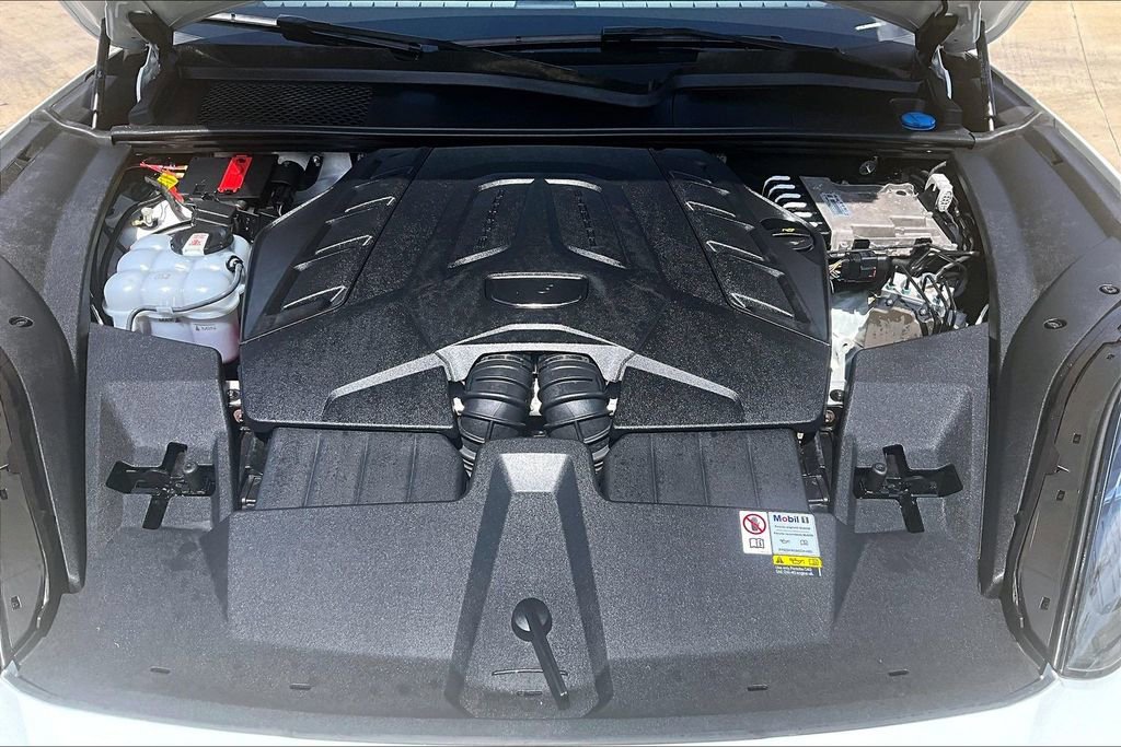 Used 2024 Porsche Cayenne S image 13