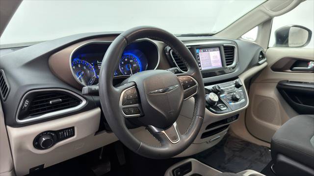 Used 2023 Chrysler Voyager LX FWD image 22