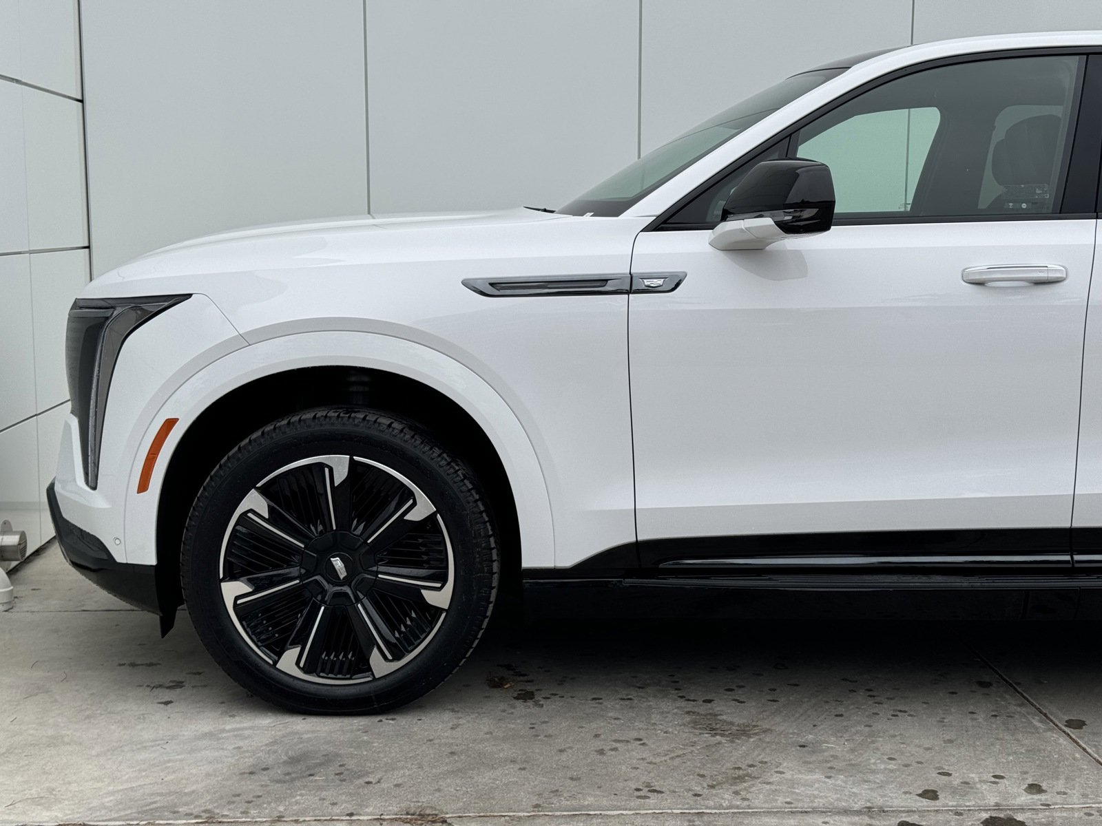 New 2025 Cadillac Escalade IQ Sport 2 w/ LPO, ONYX Package image 4