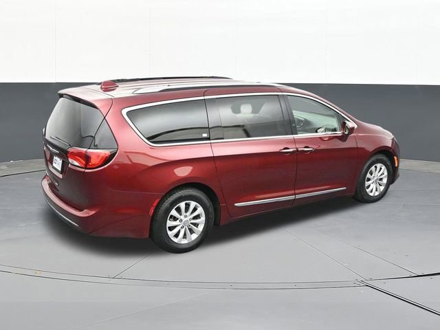 Used 2019 Chrysler Pacifica Touring-L image 62