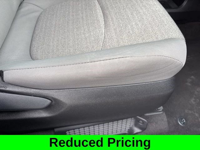 Used 2025 Toyota Sienna LE FWD image 34
