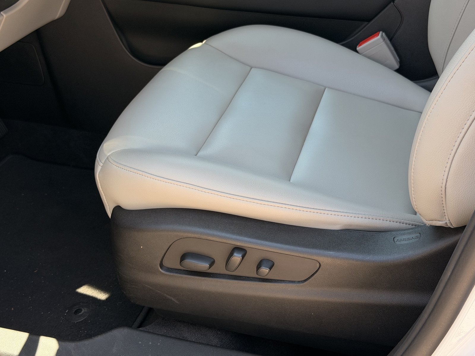 Used 2023 Cadillac XT4 Luxury FWD image 15