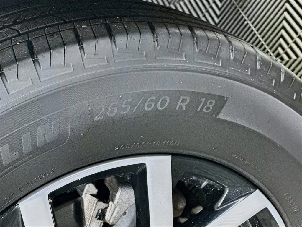 Used 2024 Jeep Grand Cherokee Limited image 33