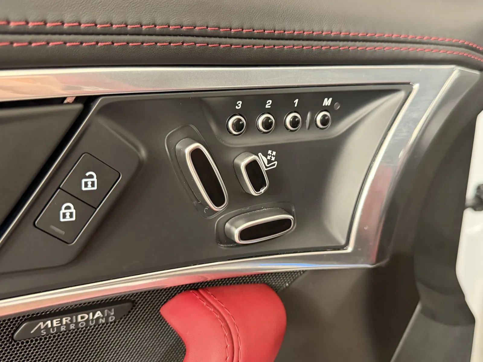 Used 2021 Jaguar F-TYPE R AWD/4WD image 15