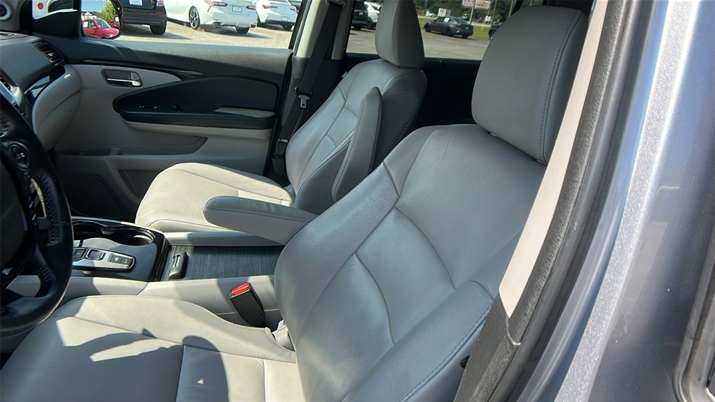 Used 2017 Honda Pilot Touring image 14