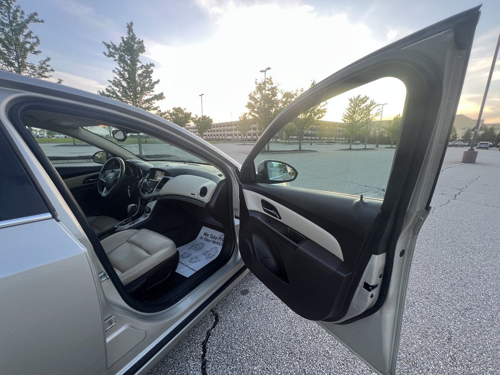 Used 2013 Chevrolet Cruze LT FWD image 10