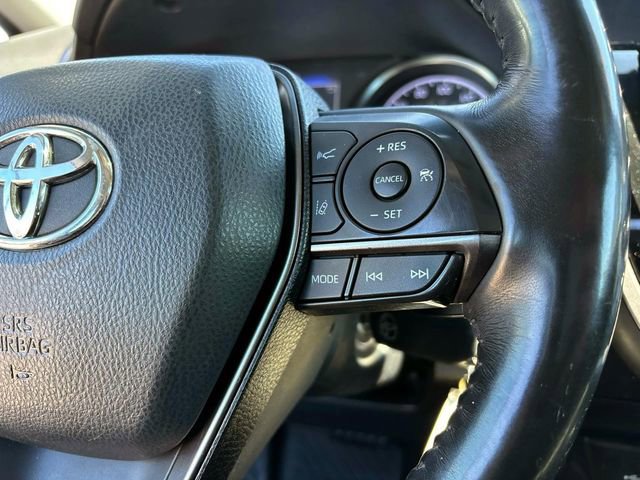 Used 2021 Toyota Camry SE w/ Cold Weather Package FWD image 17