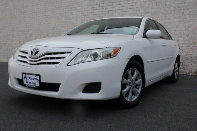 Used 2011 Toyota Camry LE w/ LE Extra-Value Pkg image 2