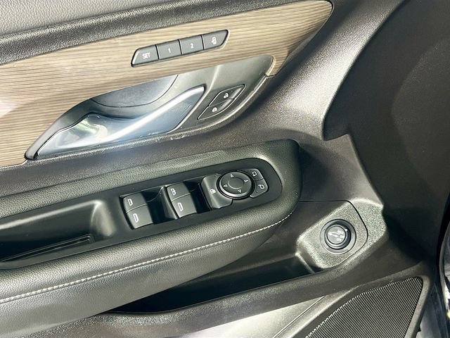 Used 2024 GMC Terrain Denali w/ Denali Premium Package image 12