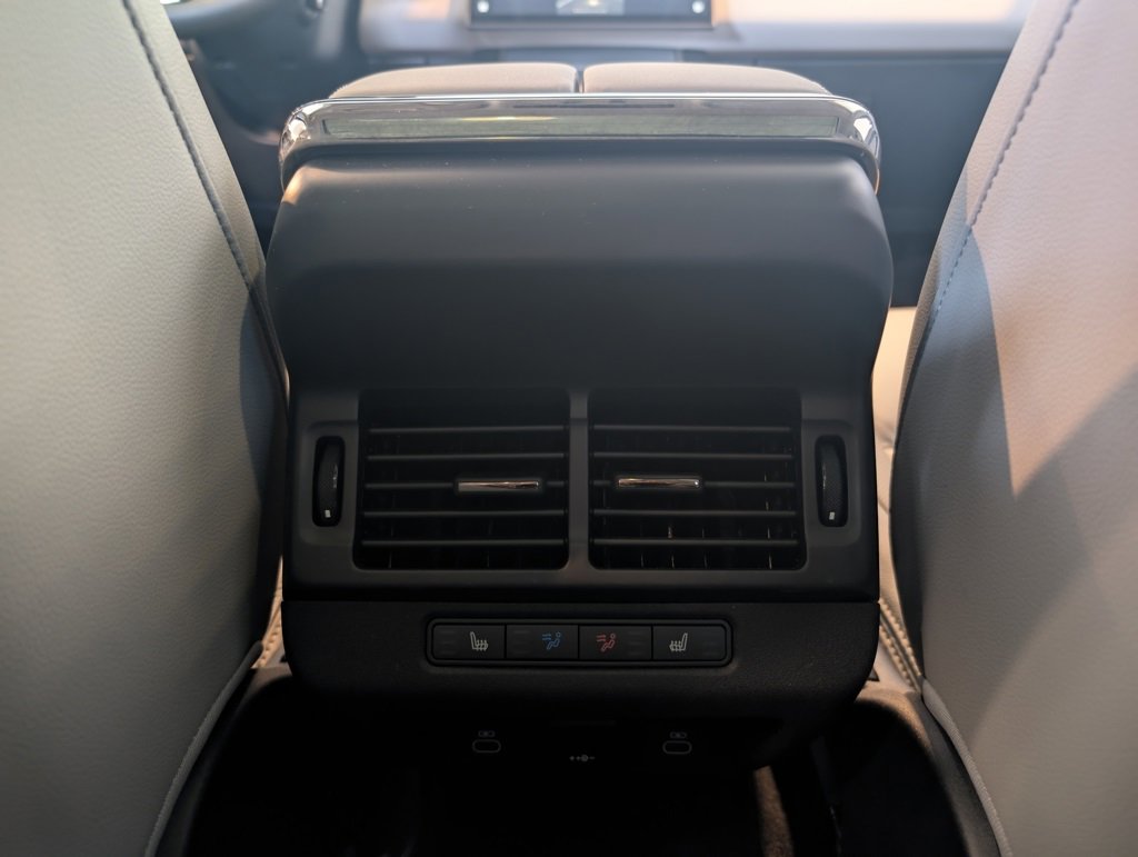 Used 2025 Land Rover Range Rover Evoque S image 27