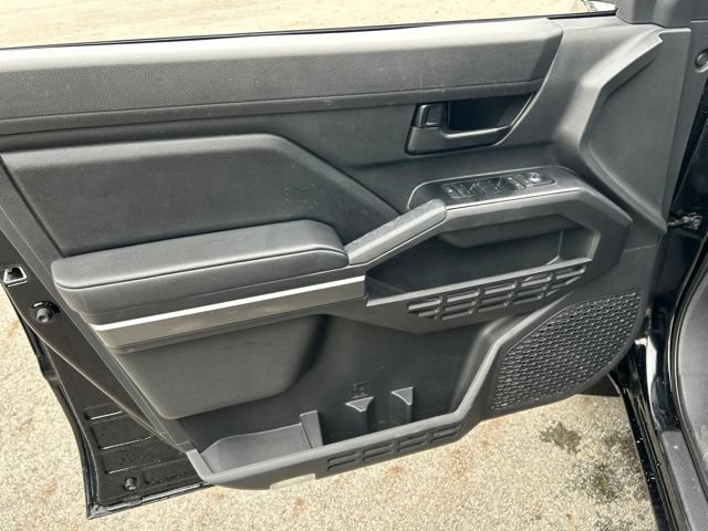 Certified 2025 Toyota Tacoma SR5 AWD/4WD image 21