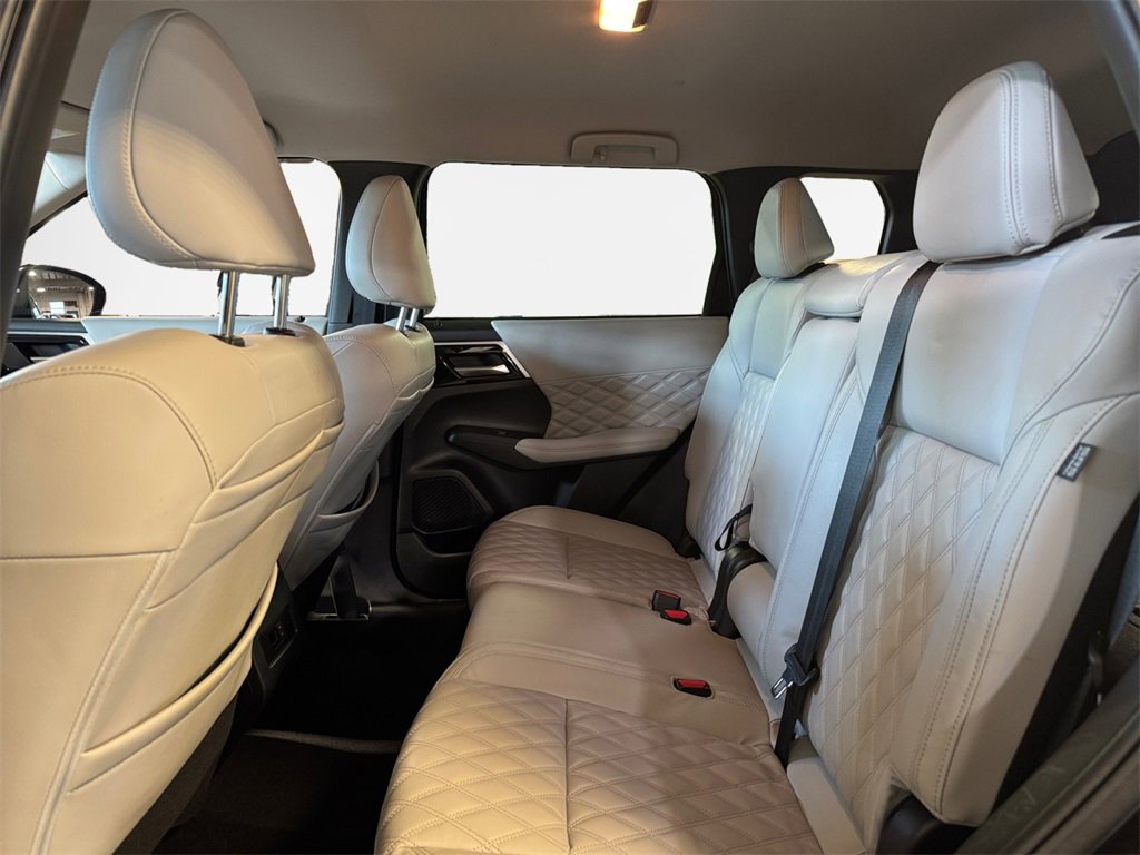 Used 2022 Mitsubishi Outlander SEL image 24