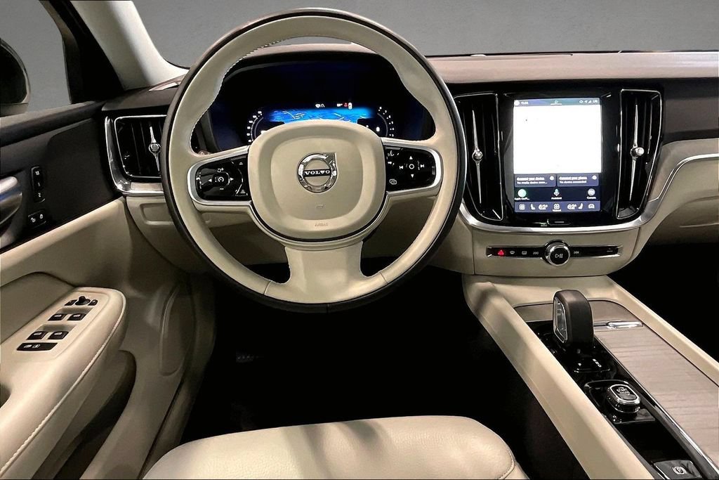 Certified 2025 Volvo S60 B5 Plus AWD/4WD image 9