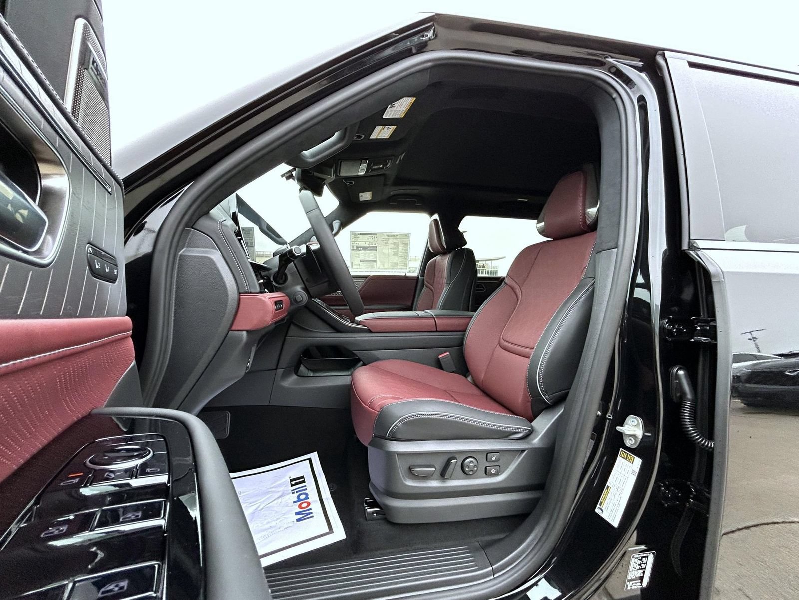 New 2027 INFINITI QX80 Autograph w/ Premium Cargo Package AWD/4WD image 10