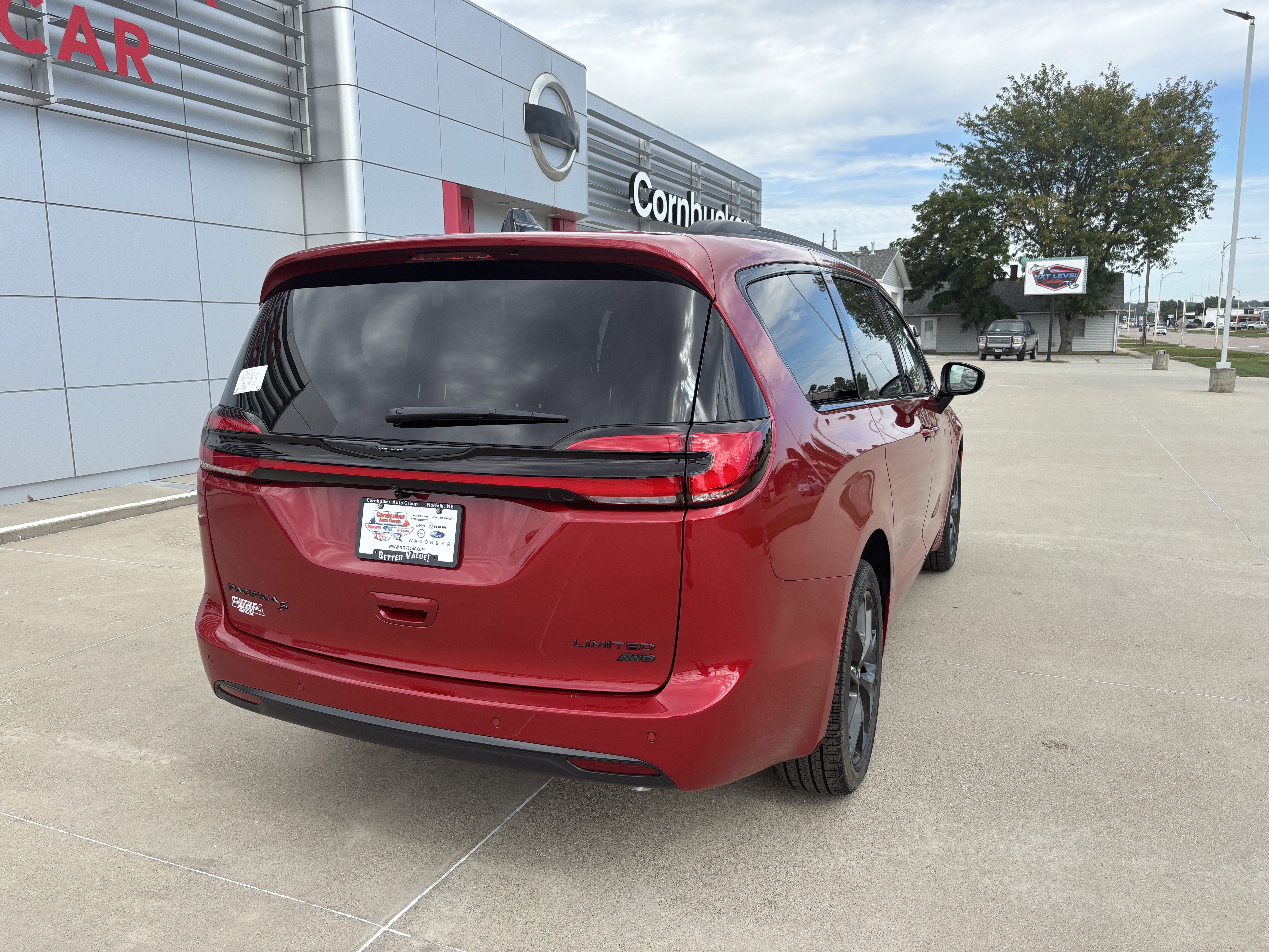 New 2026 Chrysler Pacifica Limited w/ S Appearance Package image 8
