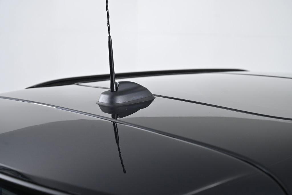 Used 2025 MINI Cooper 2-Door Hardtop image 10