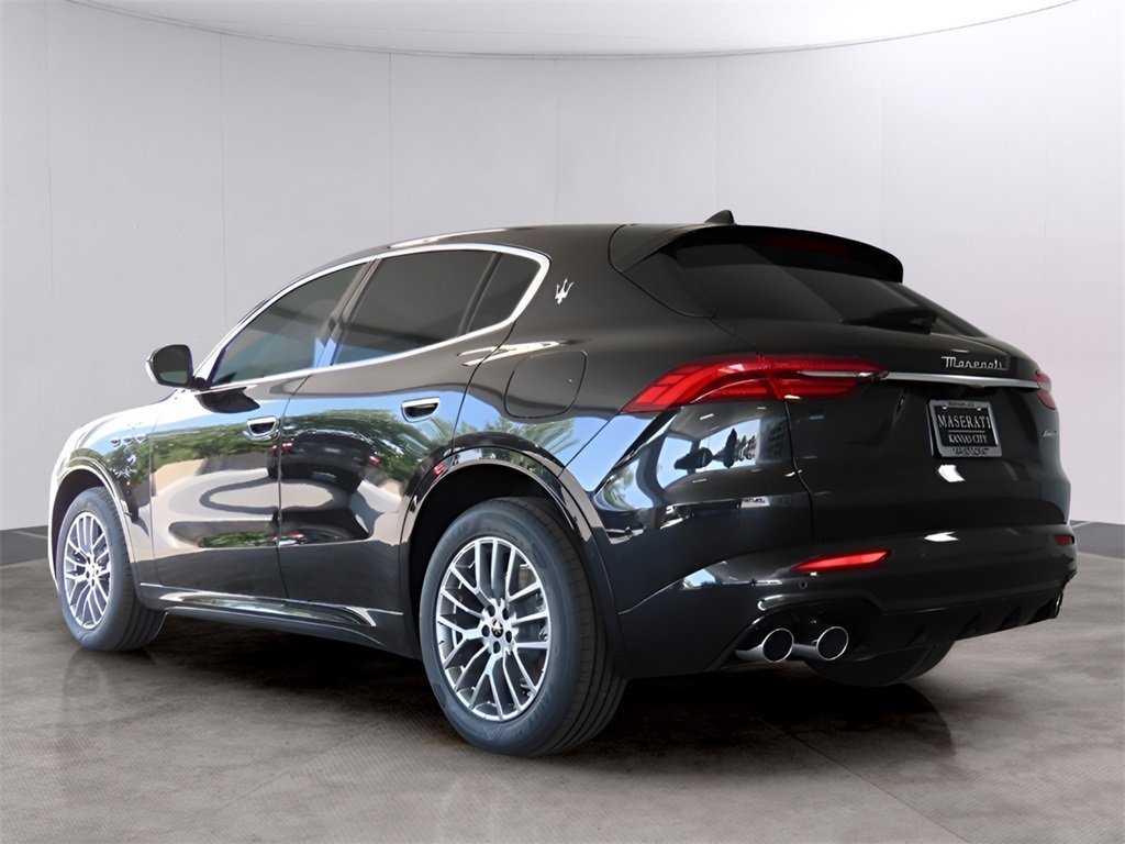 New 2024 Maserati Grecale GT image 5
