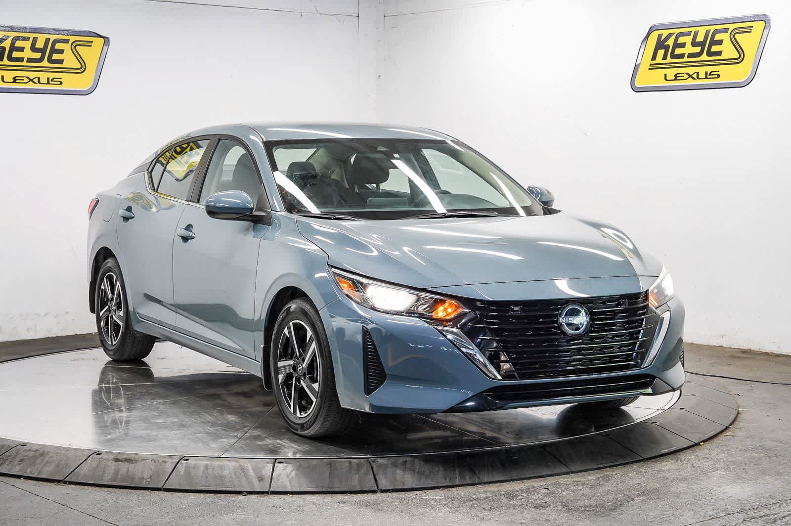 Used 2025 Nissan Sentra SV FWD image 5