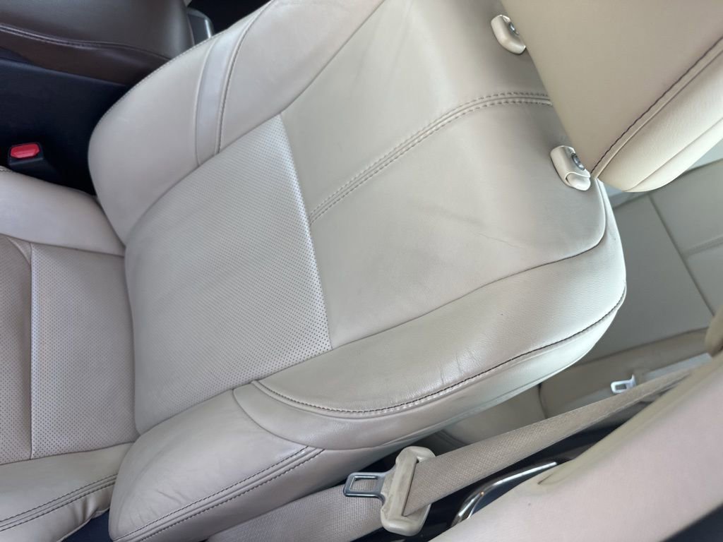 Used 2016 Toyota Avalon Limited w/ Toyota Safety Sense Package FWD image 3