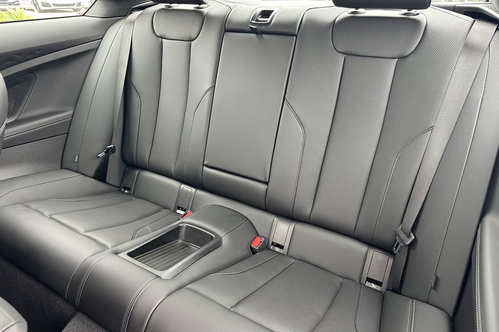 Used 2025 BMW M240i Coupe RWD image 12
