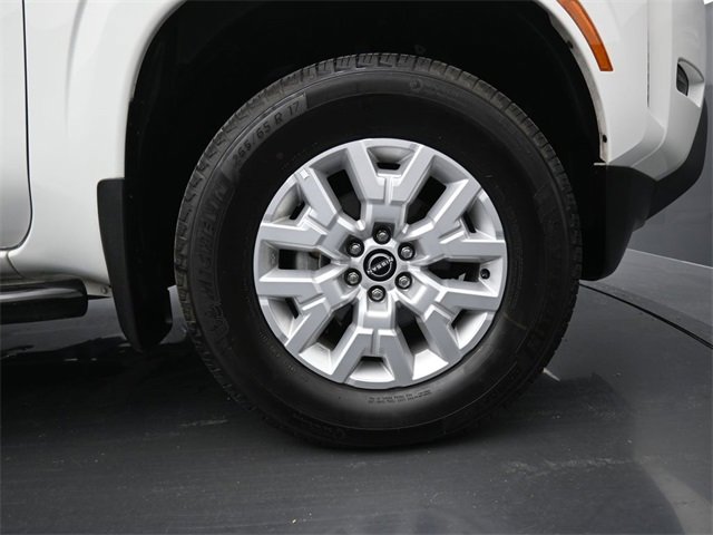 Used 2023 Nissan Frontier SV w/ Technology Package image 41