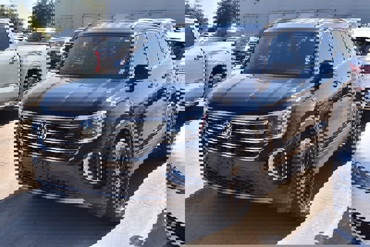 Used 2024 Volkswagen Atlas SE