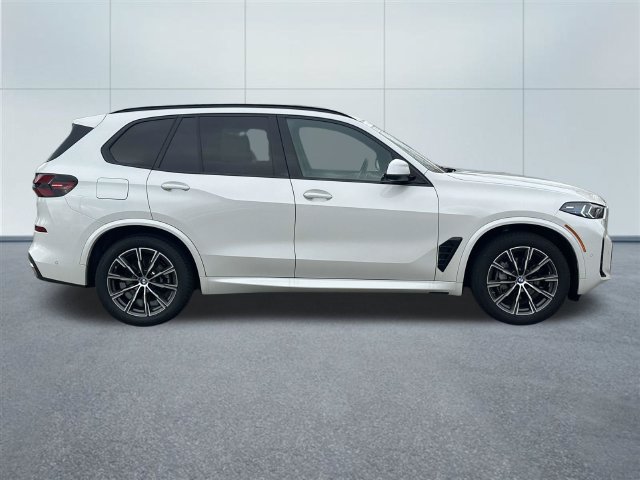 Certified 2025 BMW X5 xDrive40i AWD/4WD image 5