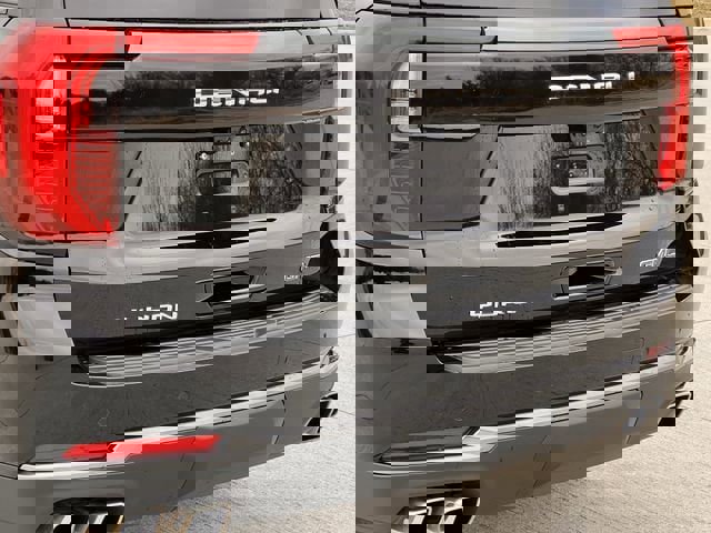 Used 2025 GMC Yukon Denali Ultimate image 7