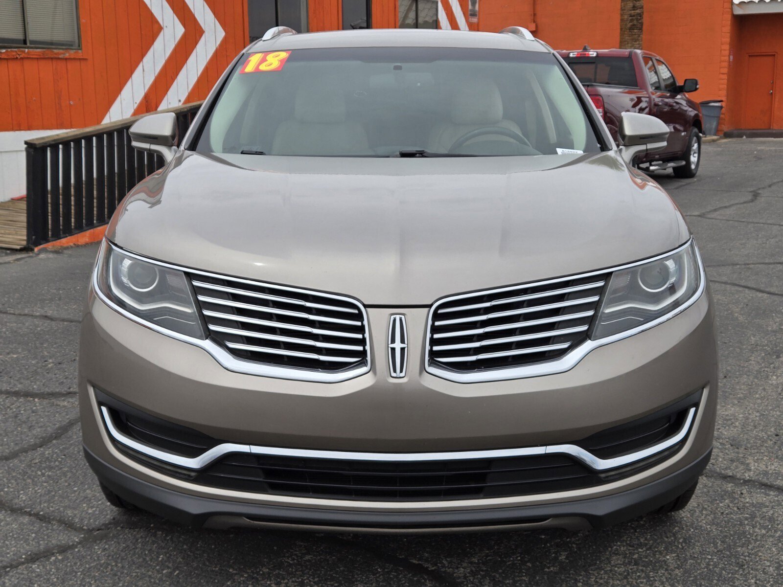 Used 2018 Lincoln MKX Select w/ Select Plus Package FWD image 6