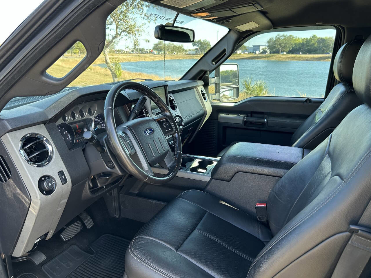 Used 2016 Ford F250 Lariat w/ Lariat Interior Package image 23