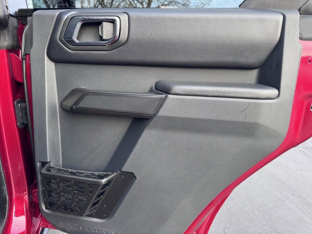 Used 2025 Ford Bronco Badlands image 28