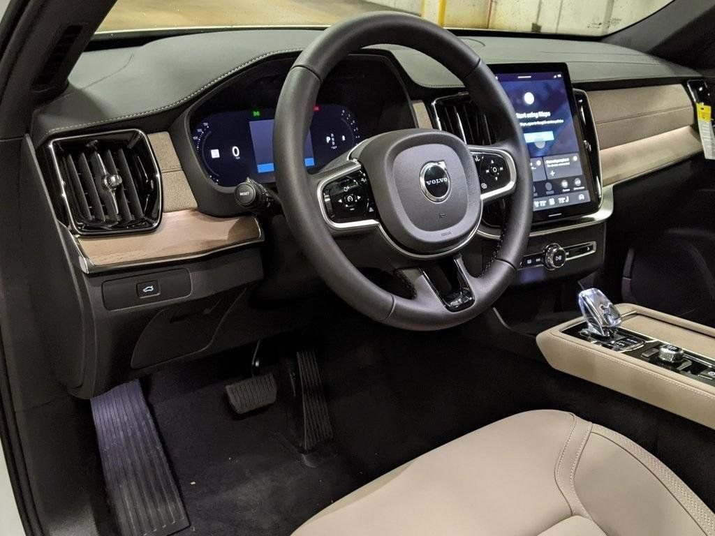 New 2026 Volvo XC90 B6 Plus w/ Protection Package Premier AWD/4WD image 10