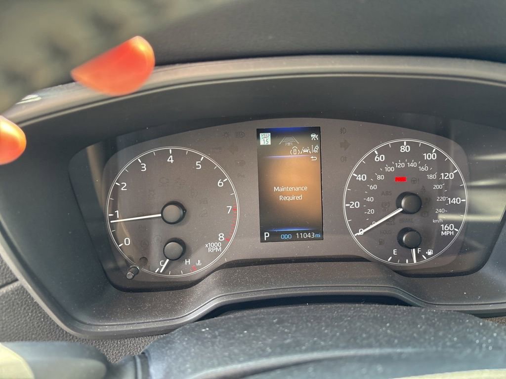 Used 2025 Toyota Corolla Cross LE image 13