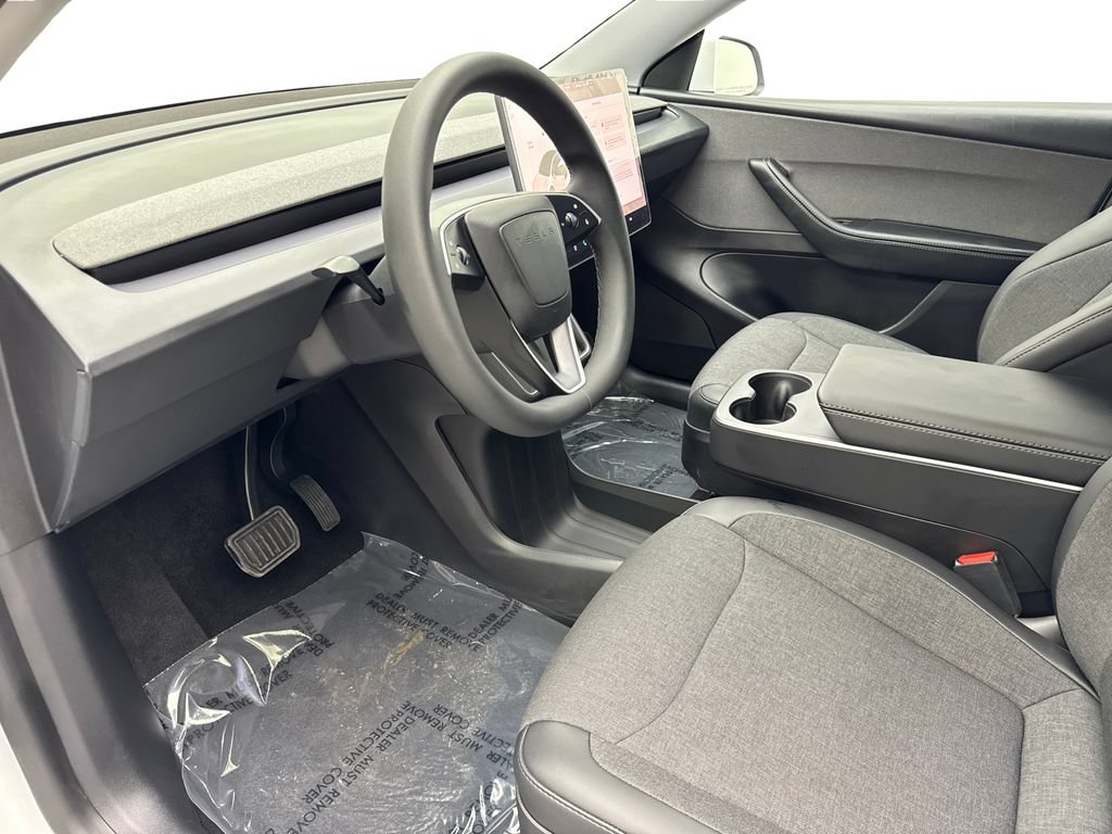 Used 2026 Tesla Model Y 2WD image 46