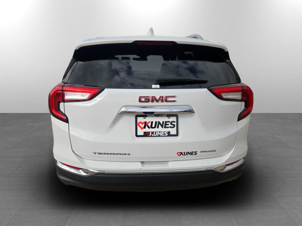 Used 2024 GMC Terrain SLT image 8