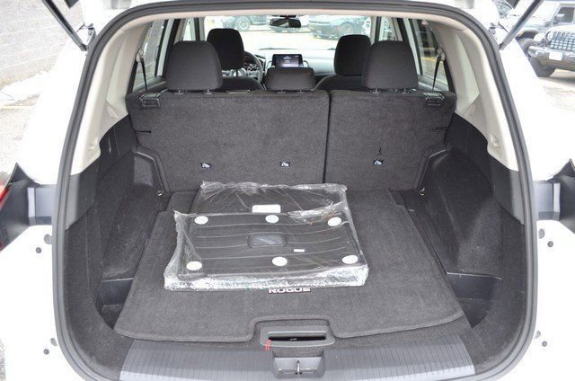 Used 2024 Nissan Rogue S image 37