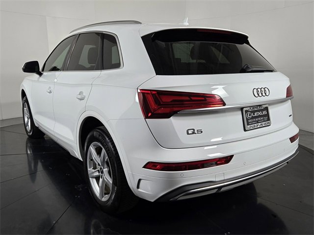 Used 2021 Audi Q5 2.0T Premium w/ Convenience Package image 4