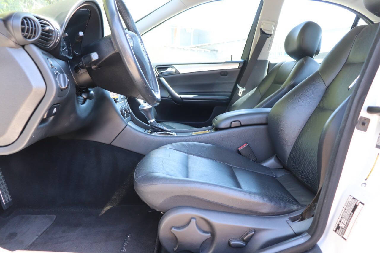 Used 2006 Mercedes-Benz C 230 Sedan image 13