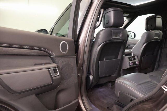 Used 2021 Land Rover Discovery S R-Dynamic image 24